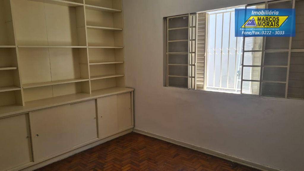 Casa à venda com 3 quartos, 220m² - Foto 22