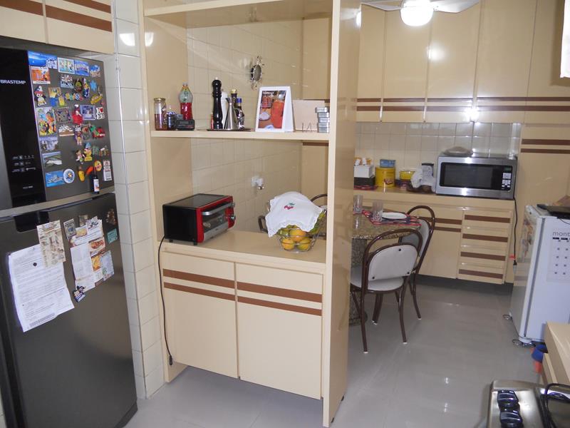 Apartamento à venda com 4 quartos, 168m² - Foto 9