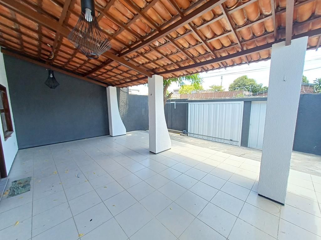 Casa para alugar com 3 quartos, 200m² - Foto 3