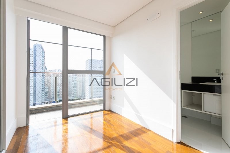 Apartamento à venda com 3 quartos, 180m² - Foto 35