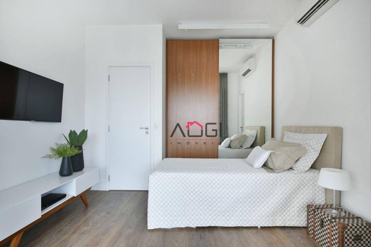 Apartamento para alugar com 2 quartos, 101m² - Foto 13