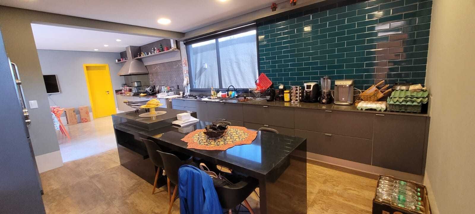 Casa à venda com 3 quartos, 215m² - Foto 2