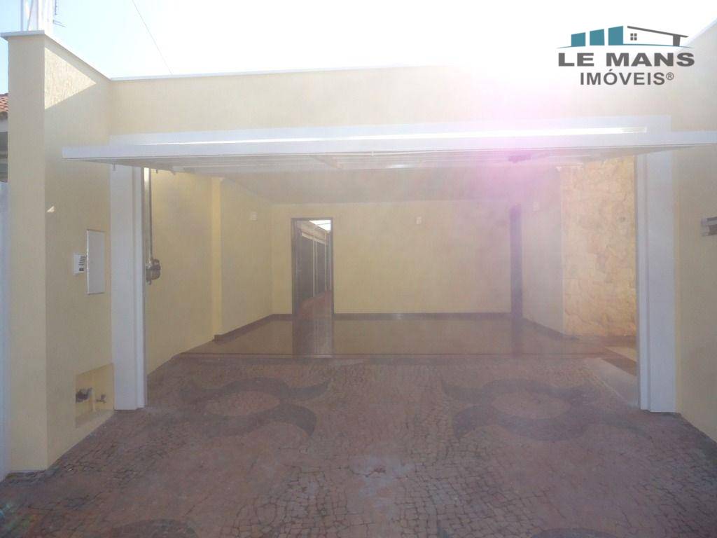 Casa à venda com 3 quartos, 150m² - Foto 2