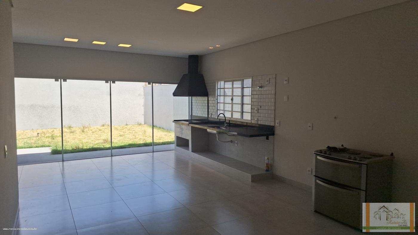 Casa à venda com 3 quartos, 360m² - Foto 14