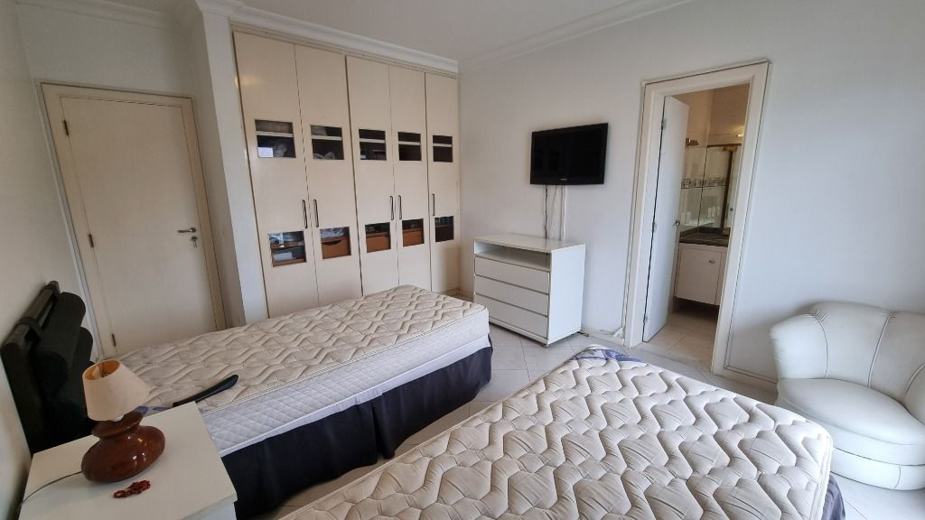 Apartamento à venda com 4 quartos, 200m² - Foto 27