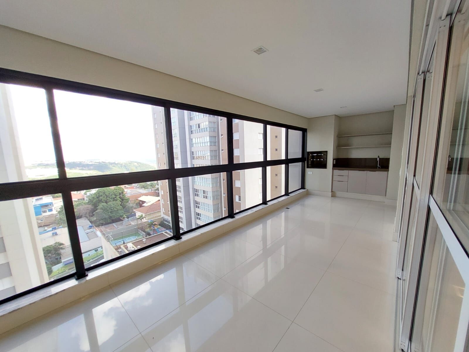 Apartamento para alugar com 3 quartos, 154m² - Foto 16