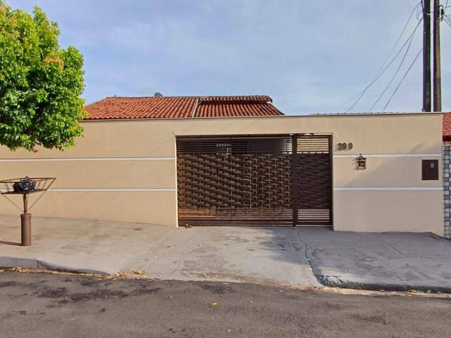 Casa à venda com 3 quartos, 110m² - Foto 1