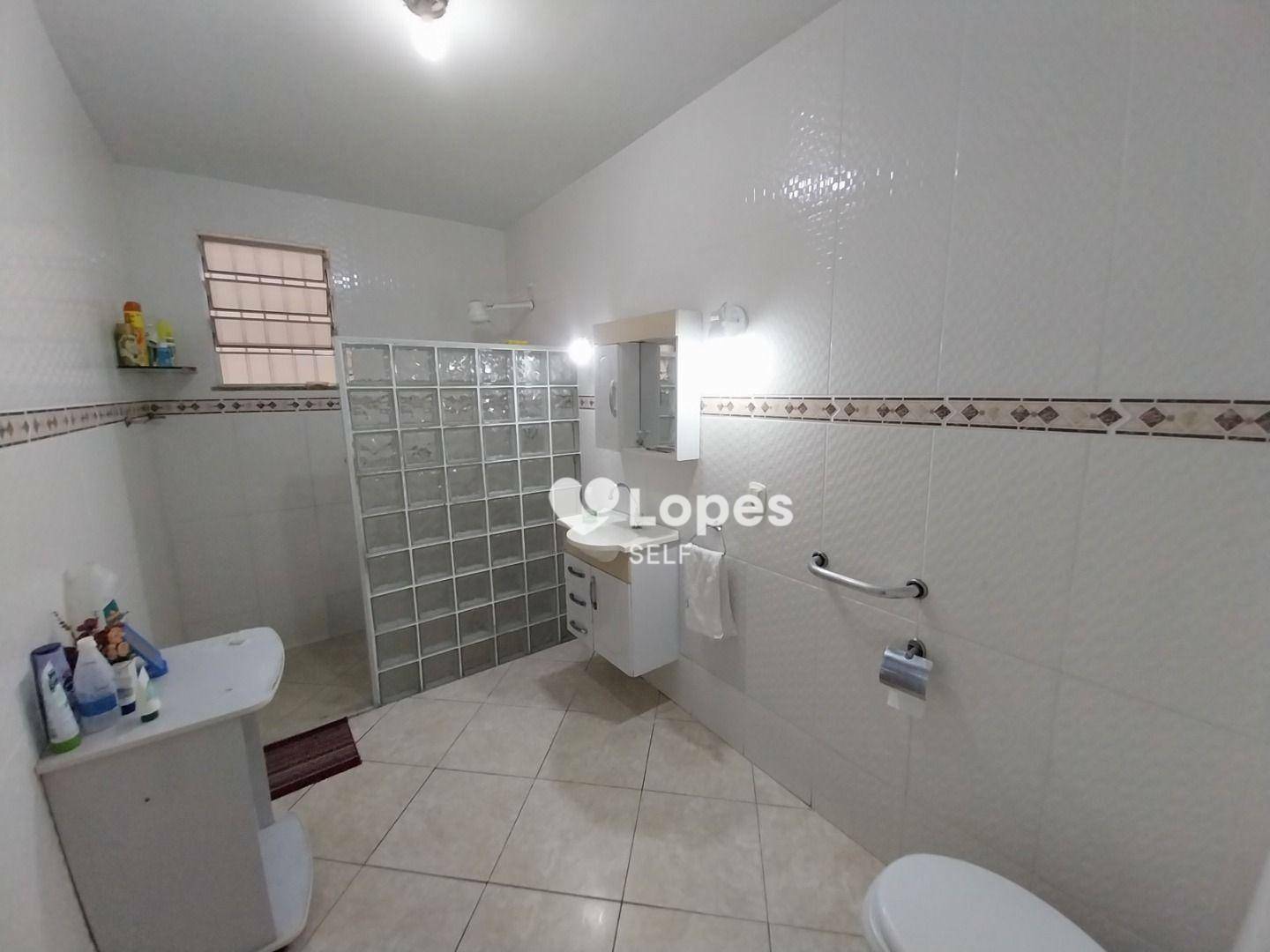 Casa à venda com 6 quartos, 203m² - Foto 19