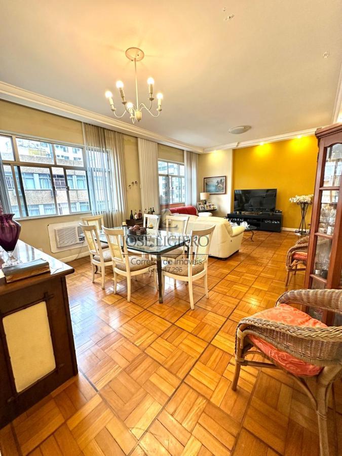 Apartamento à venda com 4 quartos, 160m² - Foto 2