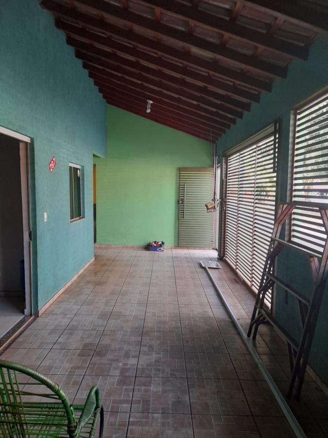 Casa à venda com 3 quartos, 200m² - Foto 1