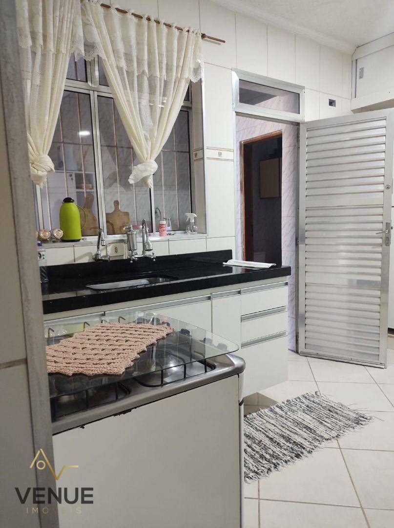 Sobrado à venda com 3 quartos, 125m² - Foto 1