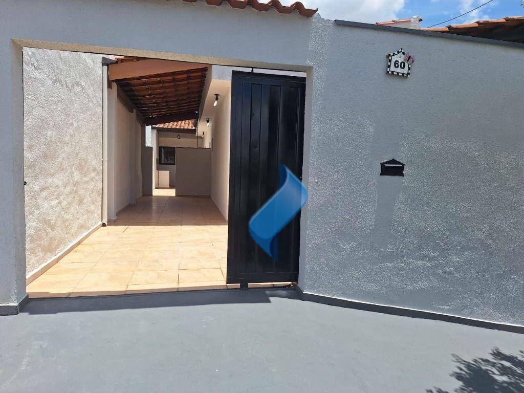 Casa à venda com 2 quartos, 97m² - Foto 1