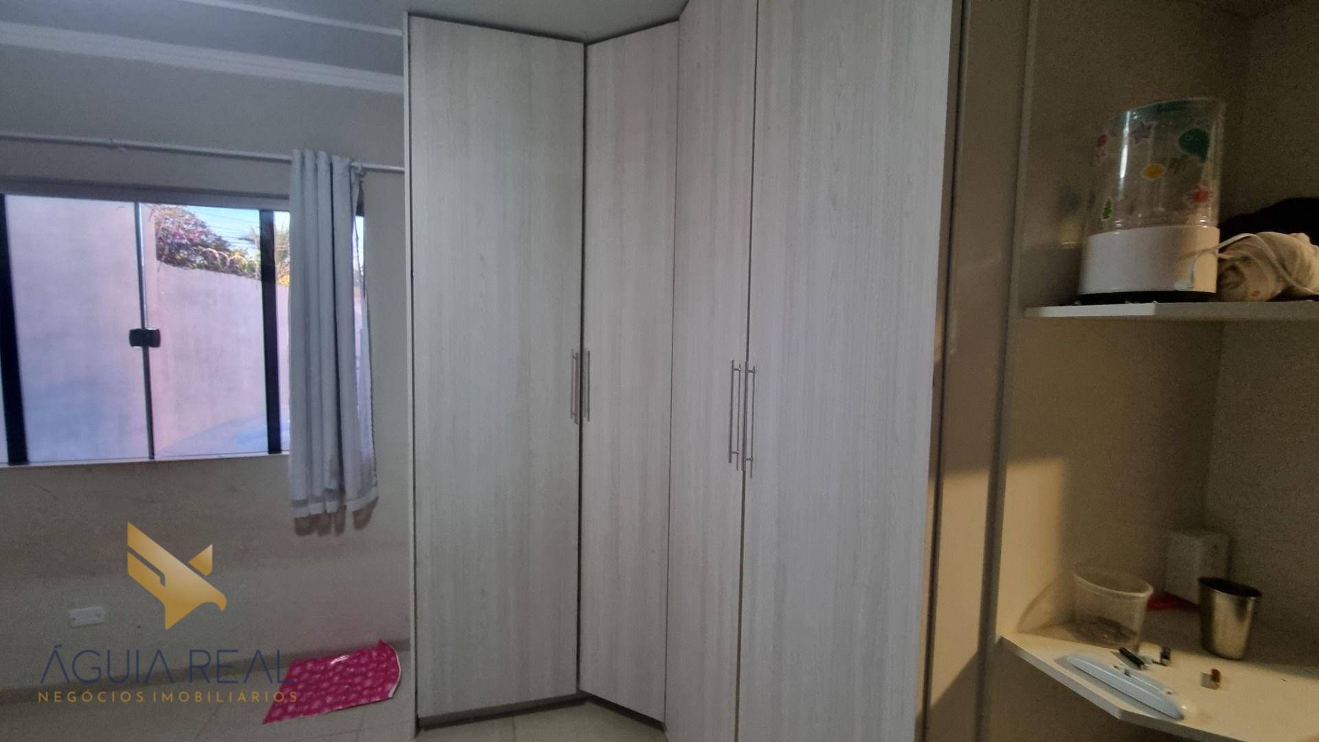 Casa à venda com 4 quartos, 190m² - Foto 7