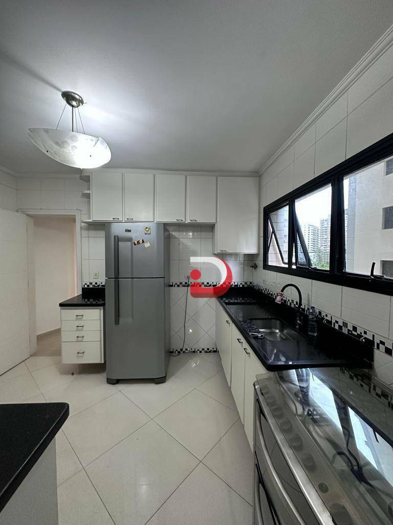 Apartamento para alugar com 4 quartos, 160m² - Foto 13