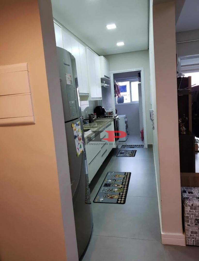 Apartamento à venda com 3 quartos, 96m² - Foto 3