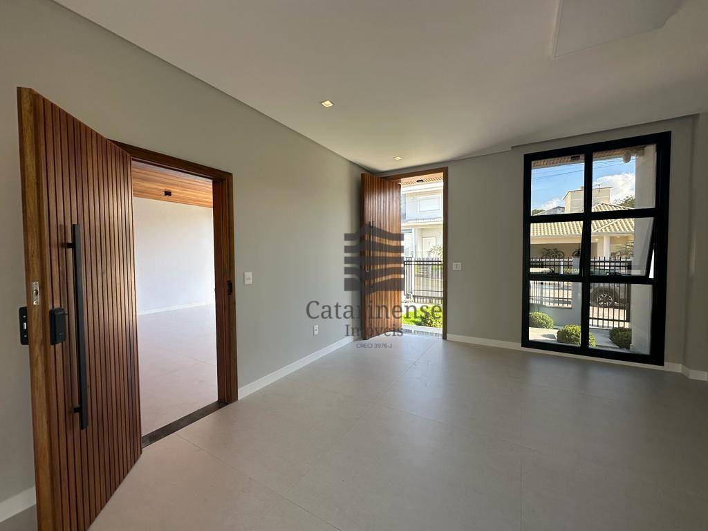 Casa à venda com 3 quartos, 193m² - Foto 9