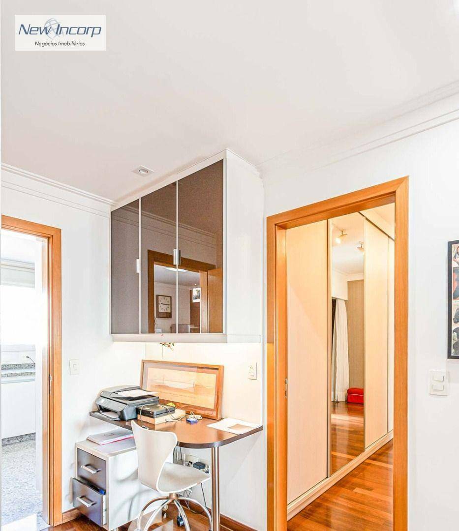 Apartamento à venda com 4 quartos, 225m² - Foto 15