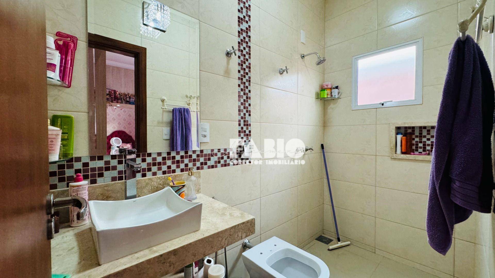 Casa de Condomínio à venda com 3 quartos, 240m² - Foto 24