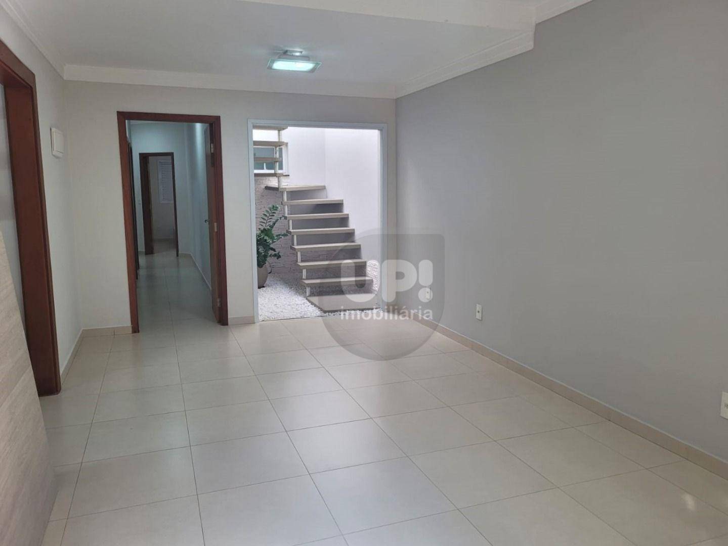 Casa à venda com 3 quartos, 205m² - Foto 1