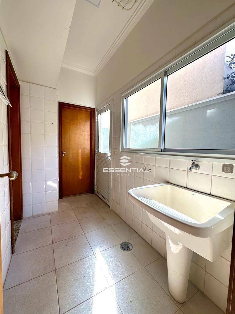 Casa à venda e aluguel com 3 quartos, 238m² - Foto 15
