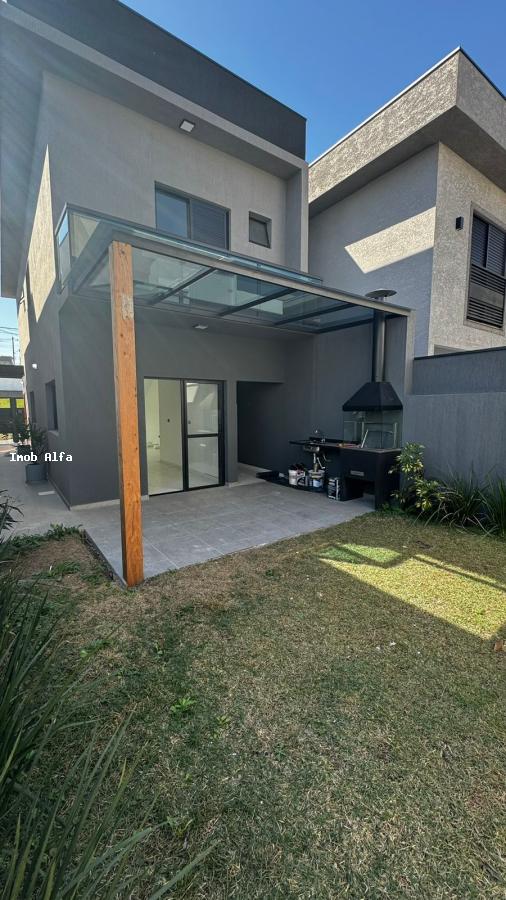 Casa à venda com 3 quartos, 114m² - Foto 1