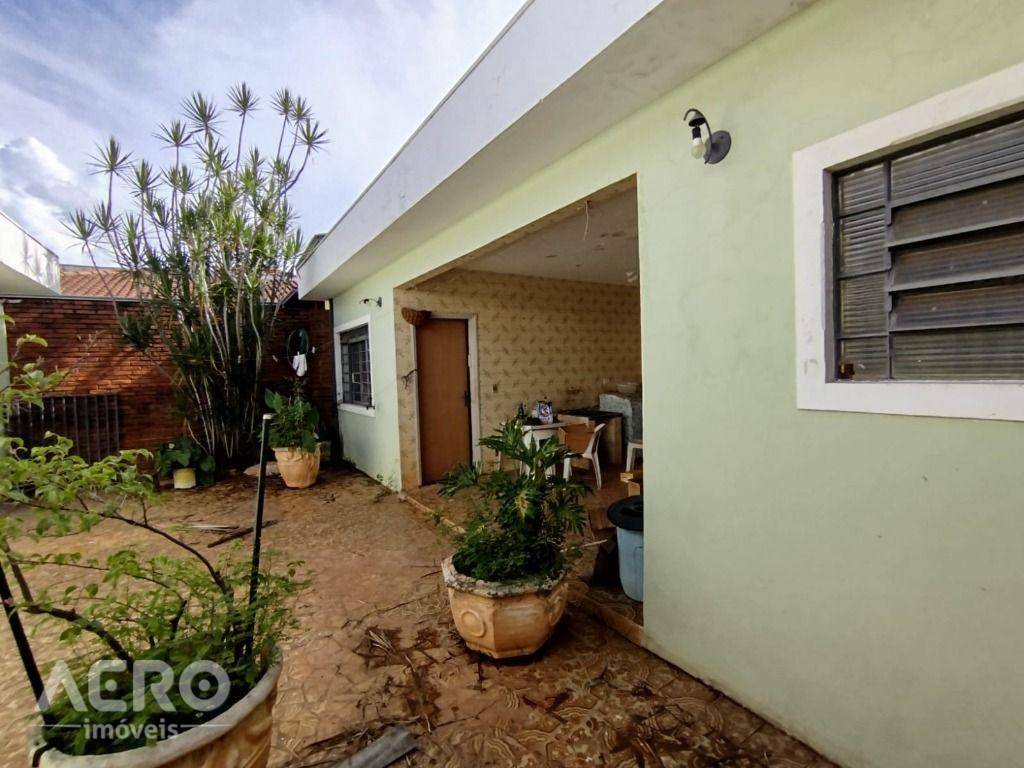 Casa para alugar com 4 quartos, 350m² - Foto 10