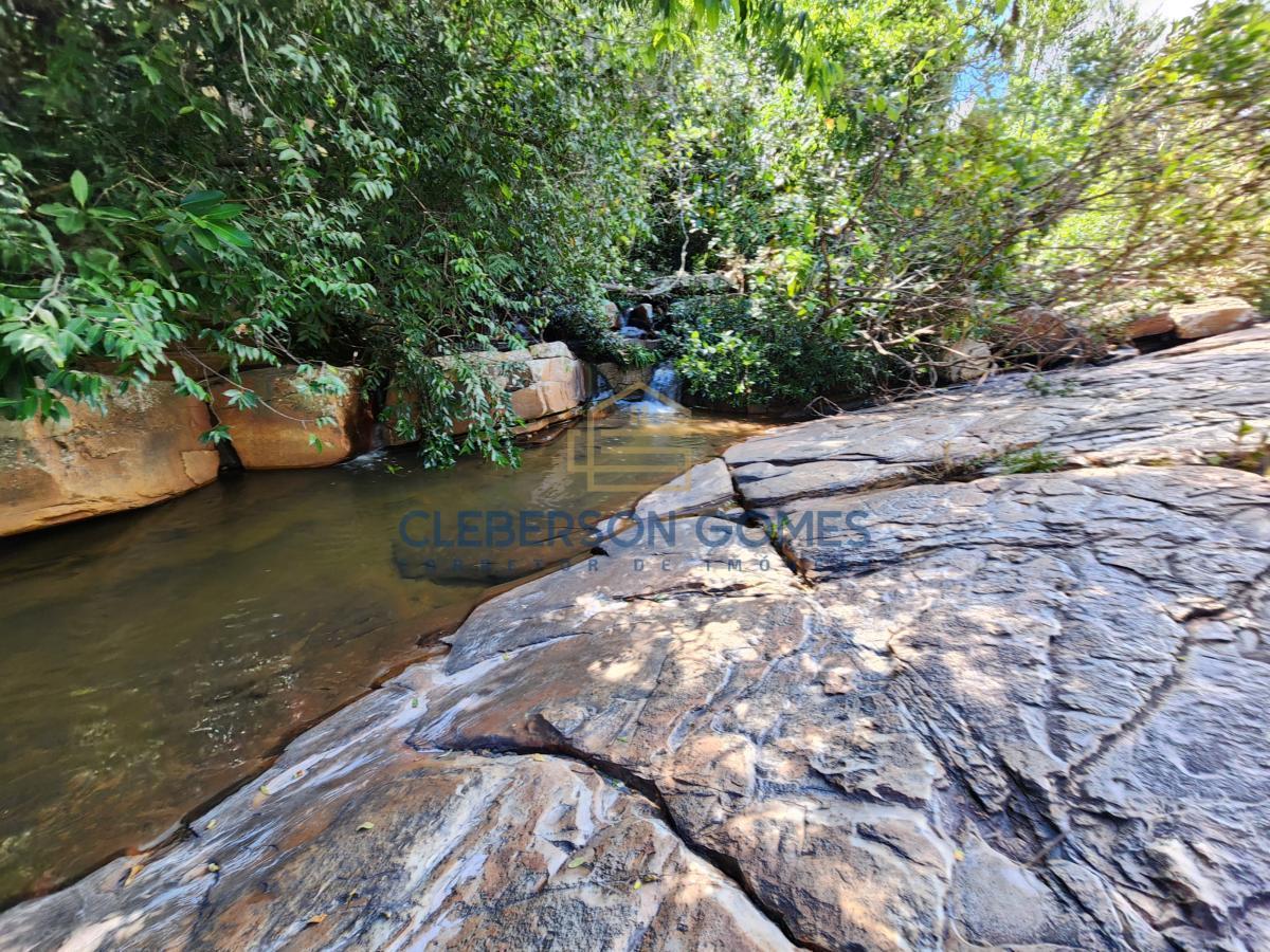 Chácara à venda, 1400m² - Foto 1