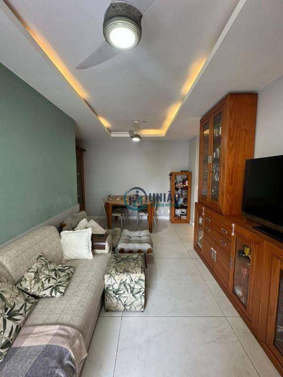 Apartamento à venda com 2 quartos, 75m² - Foto 5