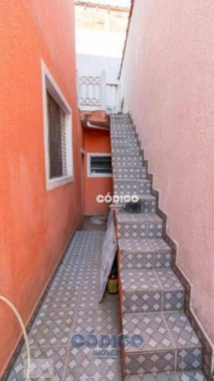 Sobrado à venda com 3 quartos, 230m² - Foto 2