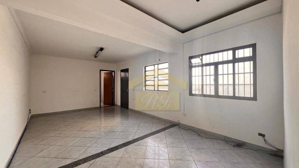 Casa para alugar com 3 quartos, 200m² - Foto 1