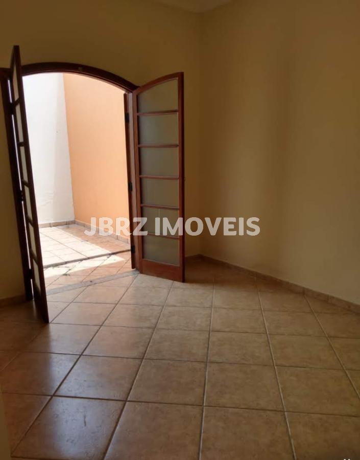 Casa para alugar com 4 quartos, 300m² - Foto 3