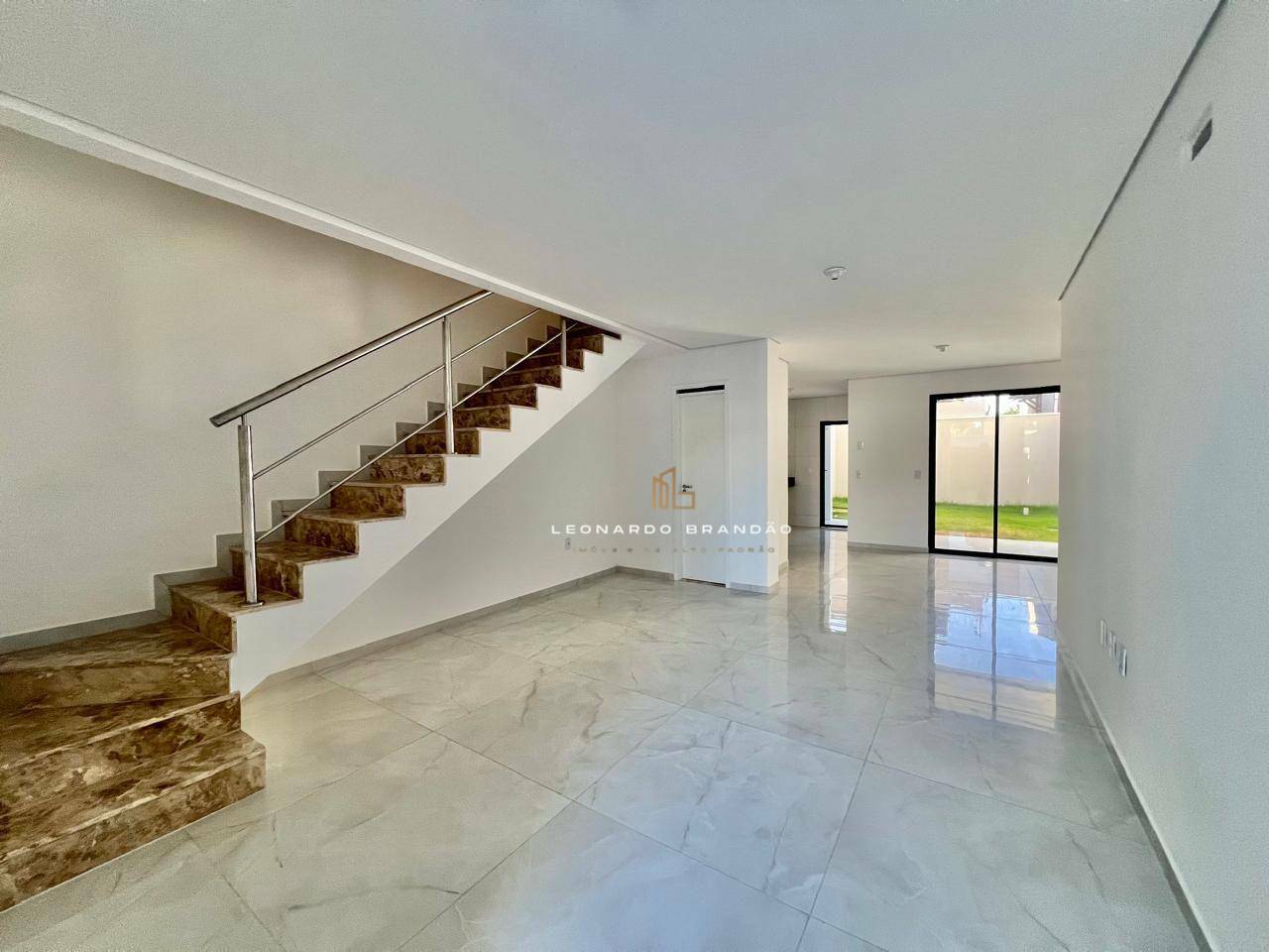 Casa à venda com 4 quartos, 162m² - Foto 4