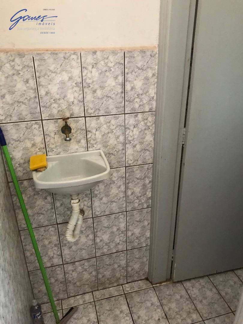 Sobrado à venda com 3 quartos, 300m² - Foto 3