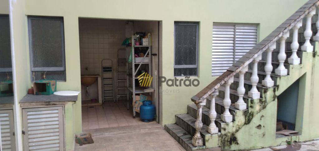 Sobrado à venda com 6 quartos, 336m² - Foto 14