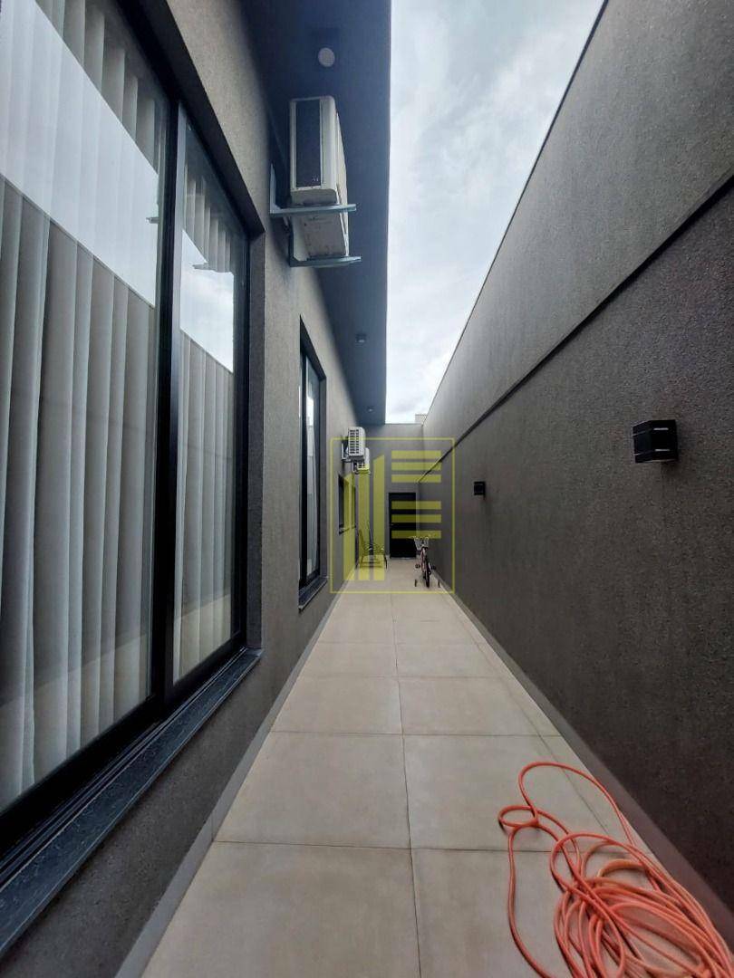 Casa de Condomínio para alugar com 3 quartos, 290m² - Foto 9