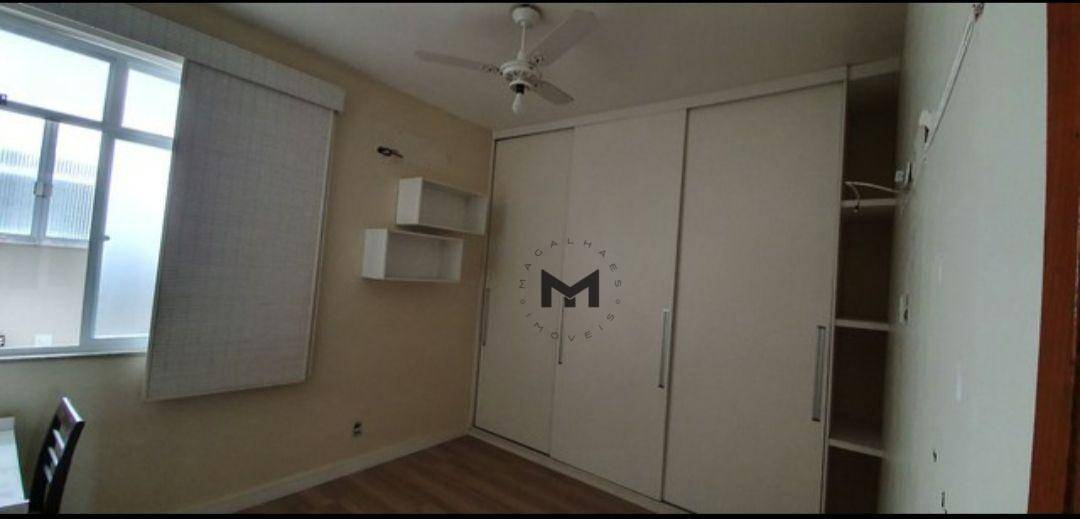 Apartamento à venda com 3 quartos, 100m² - Foto 2