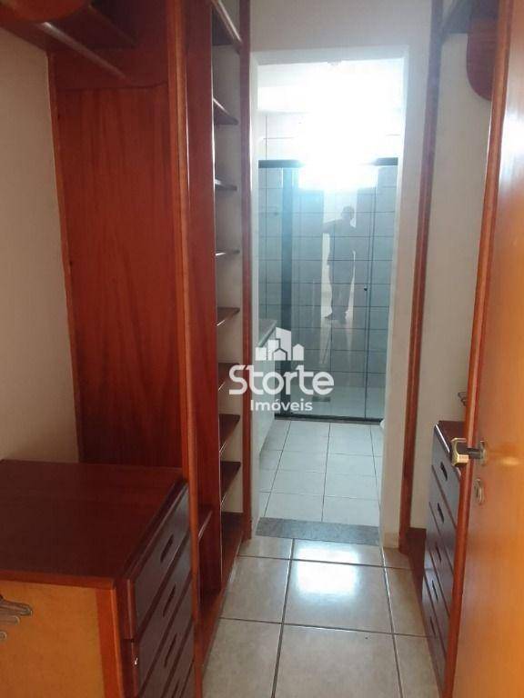 Apartamento para alugar com 3 quartos, 120m² - Foto 11