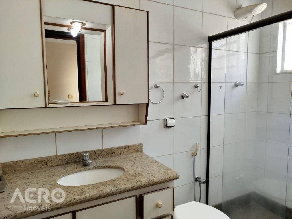 Casa para alugar com 3 quartos, 184m² - Foto 4