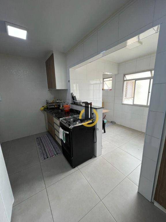 Apartamento à venda com 3 quartos, 93m² - Foto 12