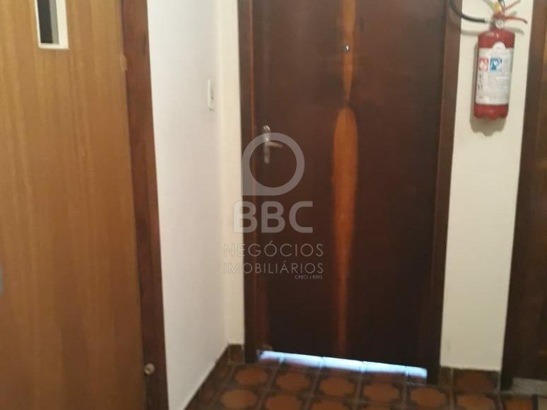 Apartamento à venda com 2 quartos, 68m² - Foto 2