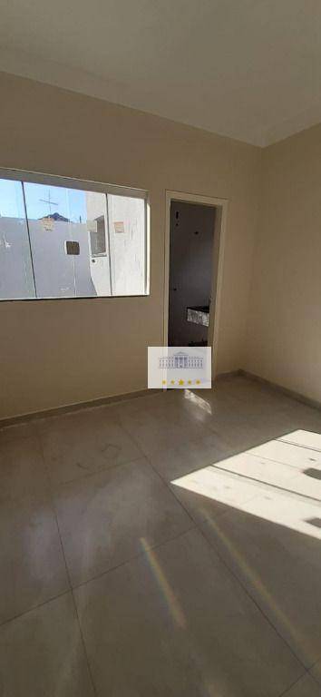 Casa à venda com 2 quartos, 69m² - Foto 9