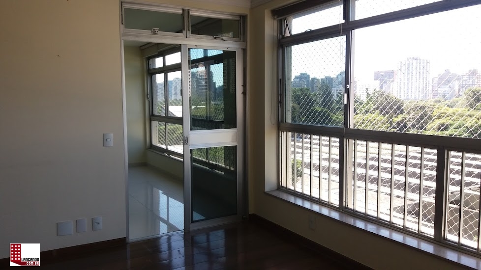 Apartamento à venda com 3 quartos, 240m² - Foto 1