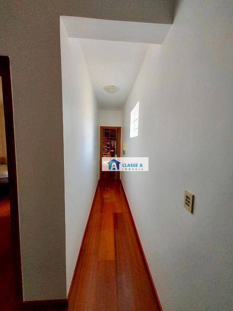 Casa à venda com 4 quartos, 220m² - Foto 13