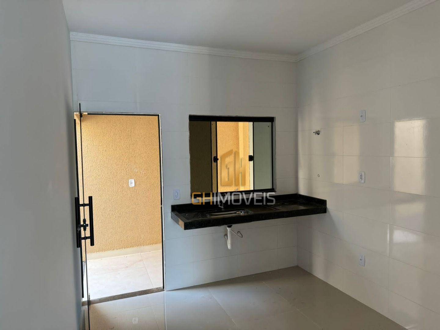 Casa à venda com 2 quartos, 60m² - Foto 3