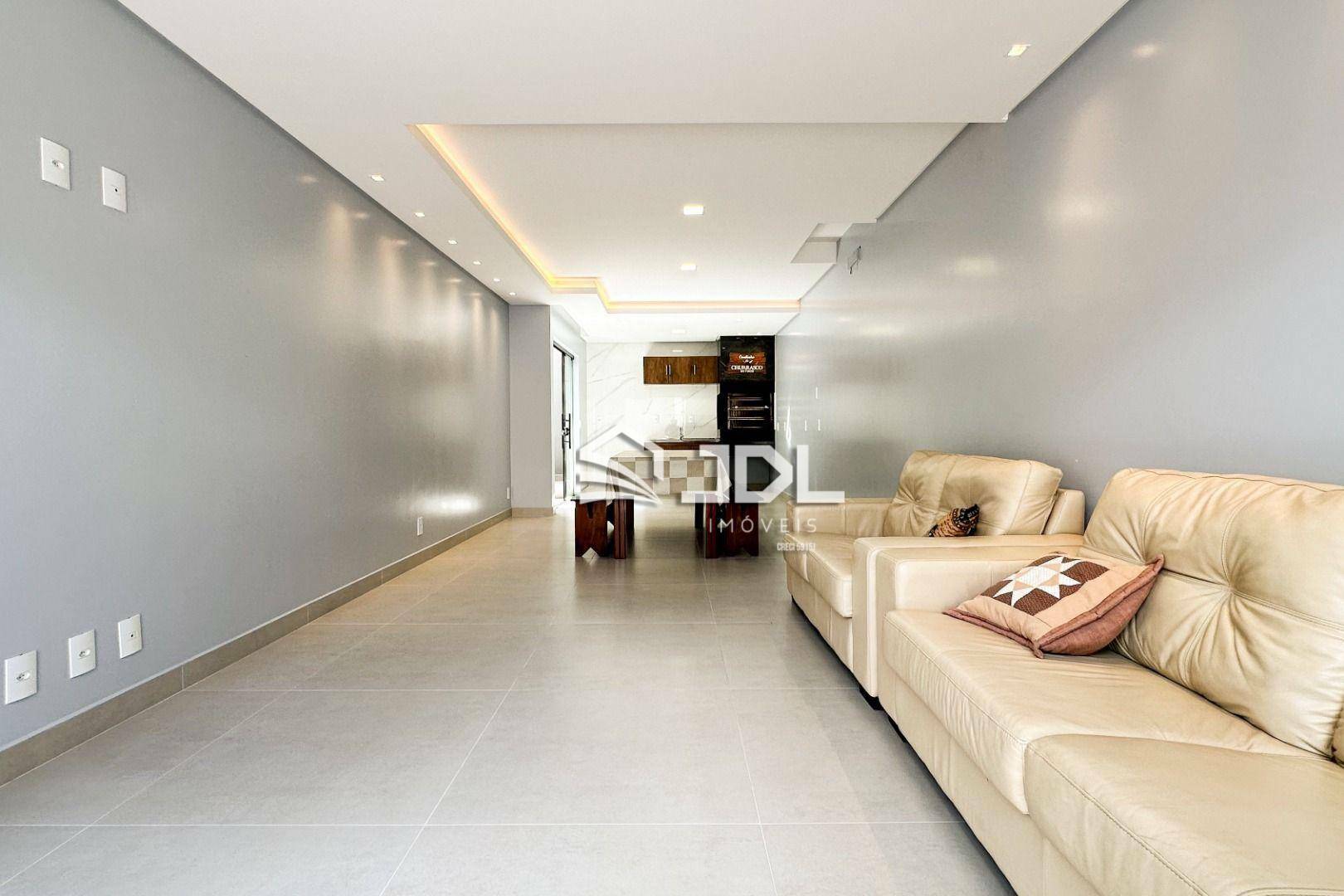 Casa à venda com 3 quartos, 347m² - Foto 22