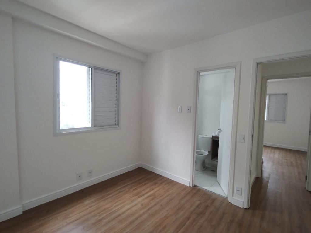 Apartamento para alugar com 2 quartos, 64m² - Foto 12