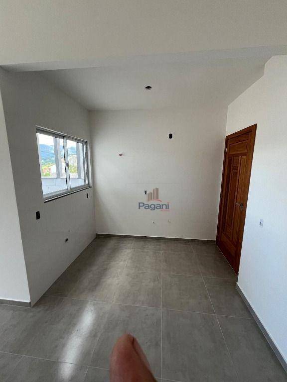 Casa à venda com 2 quartos, 50m² - Foto 5