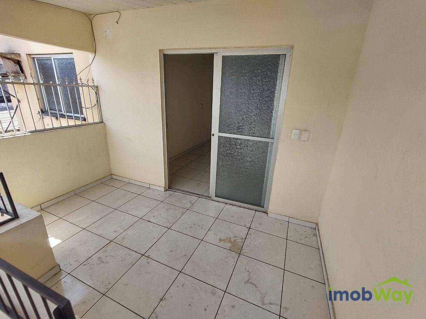 Apartamento para alugar com 2 quartos, 150m² - Foto 4