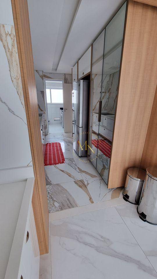 Apartamento à venda com 3 quartos, 138m² - Foto 8