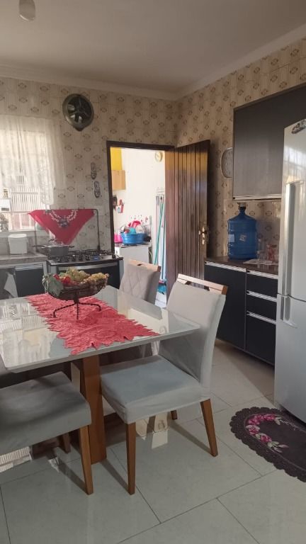 Casa à venda com 2 quartos, 180m² - Foto 17